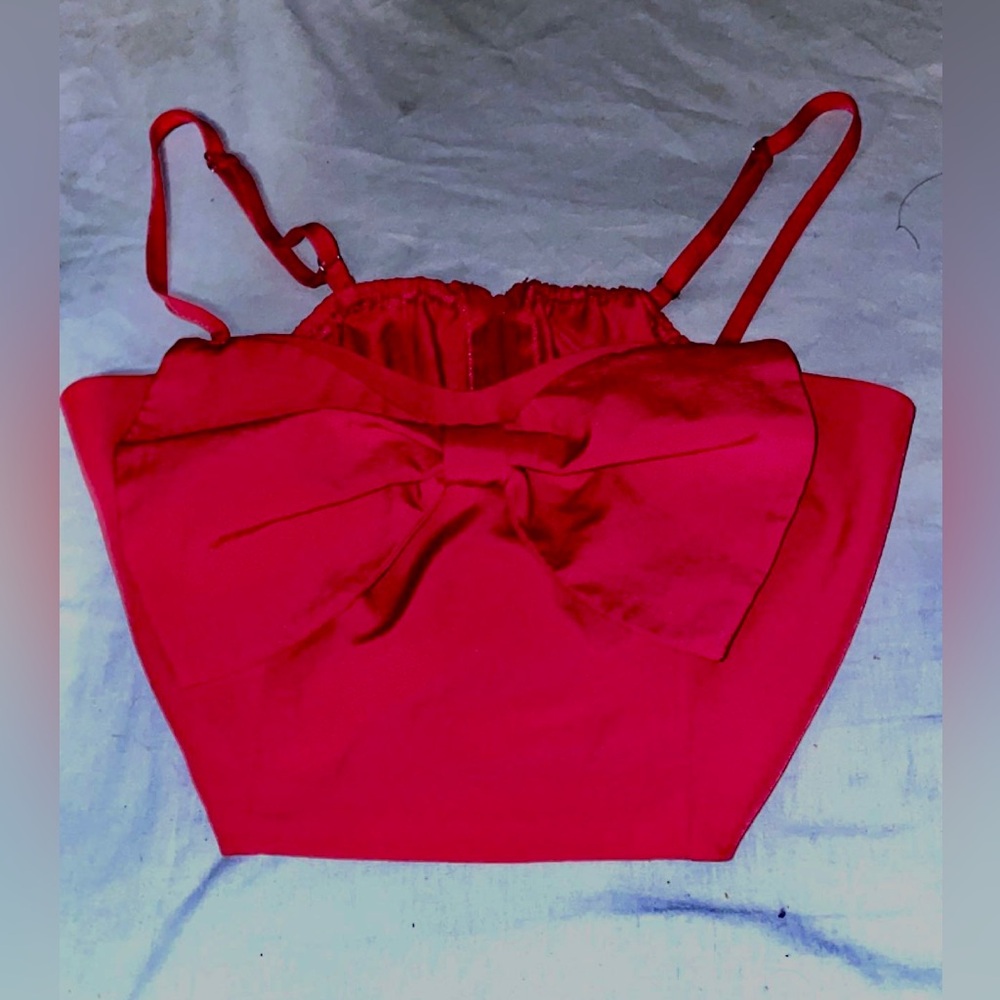 Cute Barbie bow top!! (Reminds me sm of Barbie…I love it)